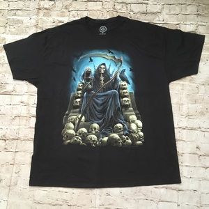 NWOT ODM black Men’s short sleeve skulls tees